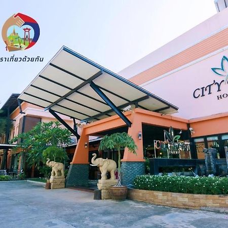 City Park Hotel Phatthalung Buitenkant foto