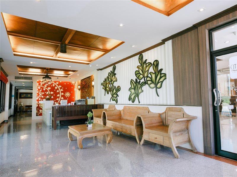 City Park Hotel Phatthalung Buitenkant foto