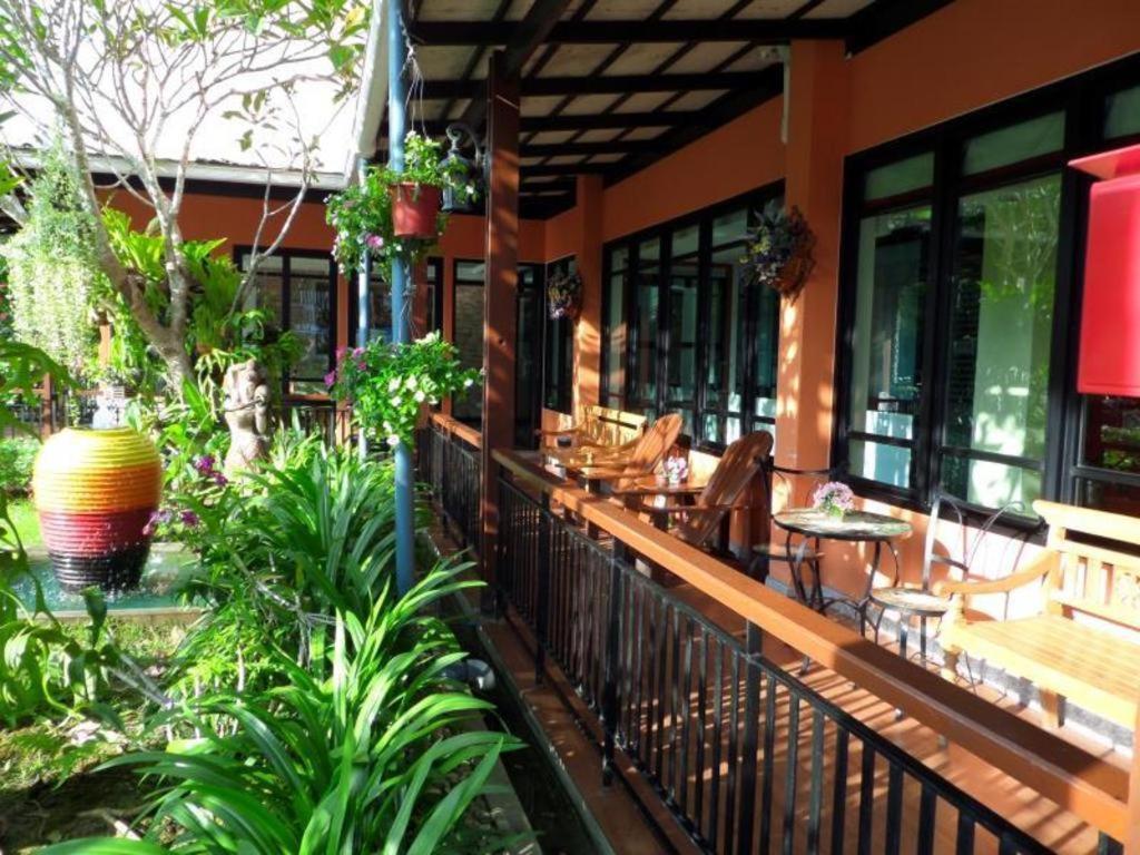 City Park Hotel Phatthalung Buitenkant foto