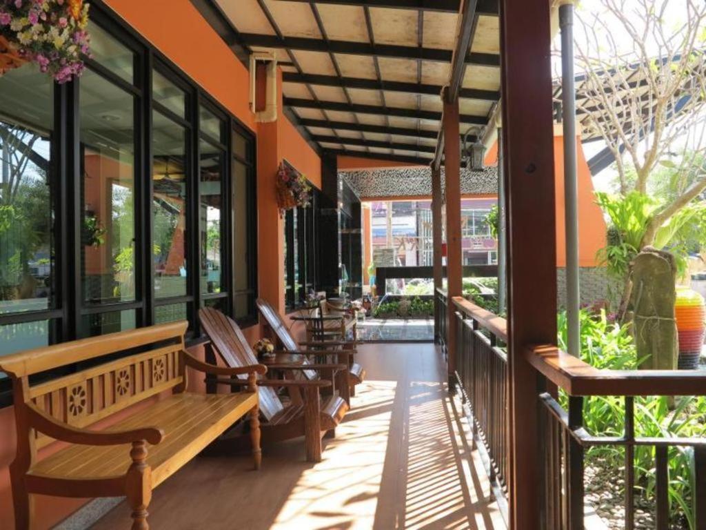 City Park Hotel Phatthalung Buitenkant foto