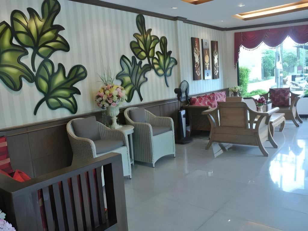 City Park Hotel Phatthalung Buitenkant foto