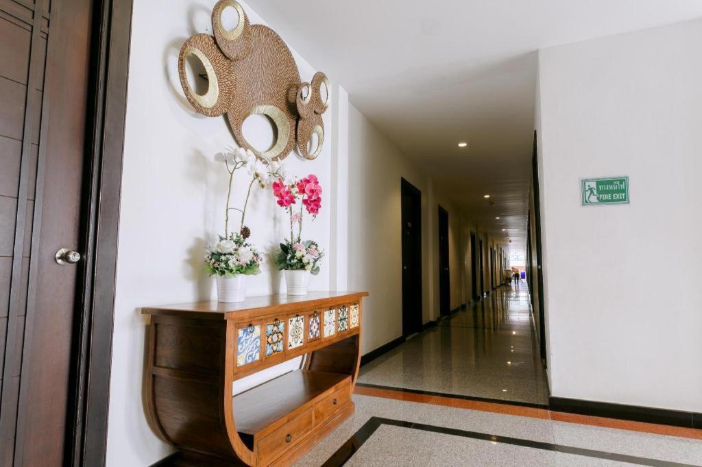 City Park Hotel Phatthalung Buitenkant foto