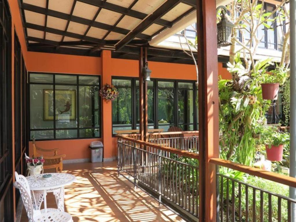 City Park Hotel Phatthalung Buitenkant foto
