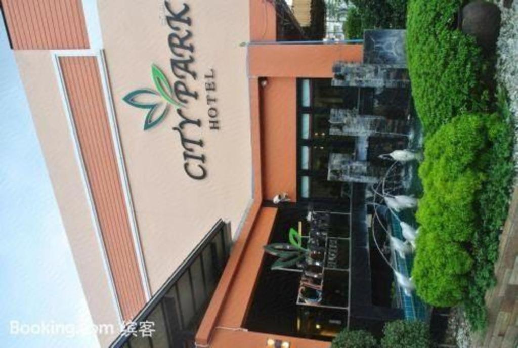 City Park Hotel Phatthalung Buitenkant foto