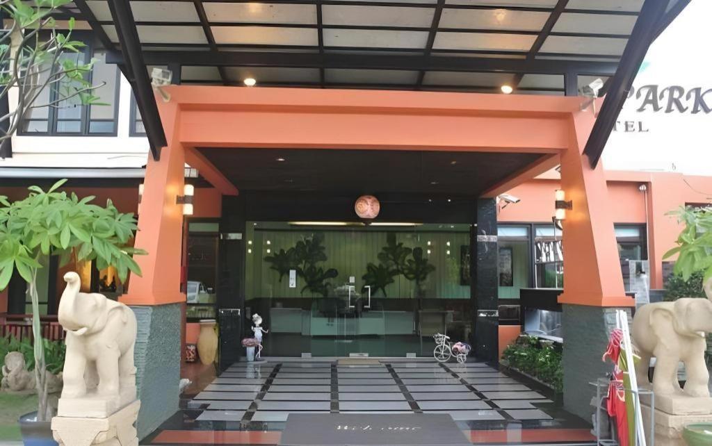 City Park Hotel Phatthalung Buitenkant foto