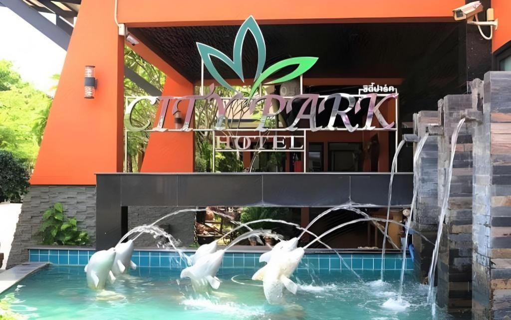 City Park Hotel Phatthalung Buitenkant foto