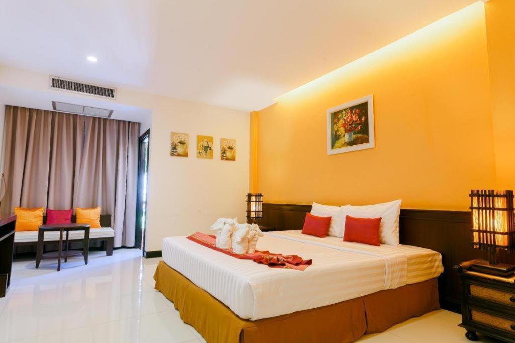 City Park Hotel Phatthalung Buitenkant foto